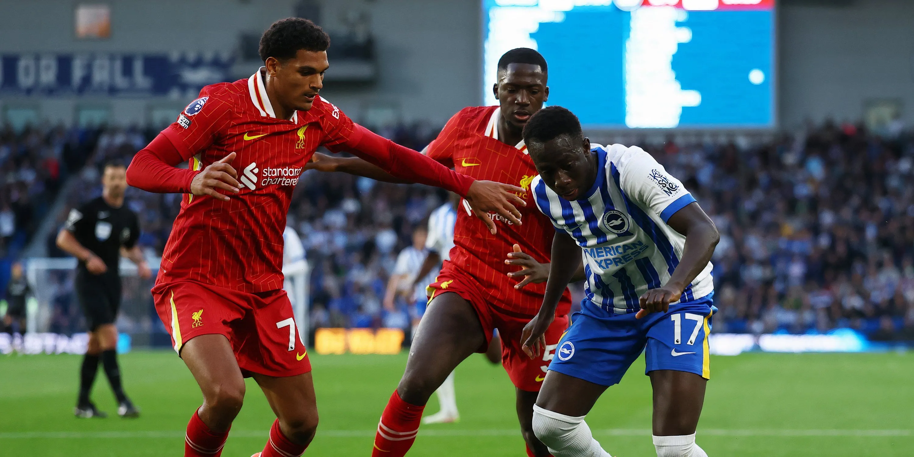 Jarell Quansah và Ibrahima Konate trong màu áo Liverpool