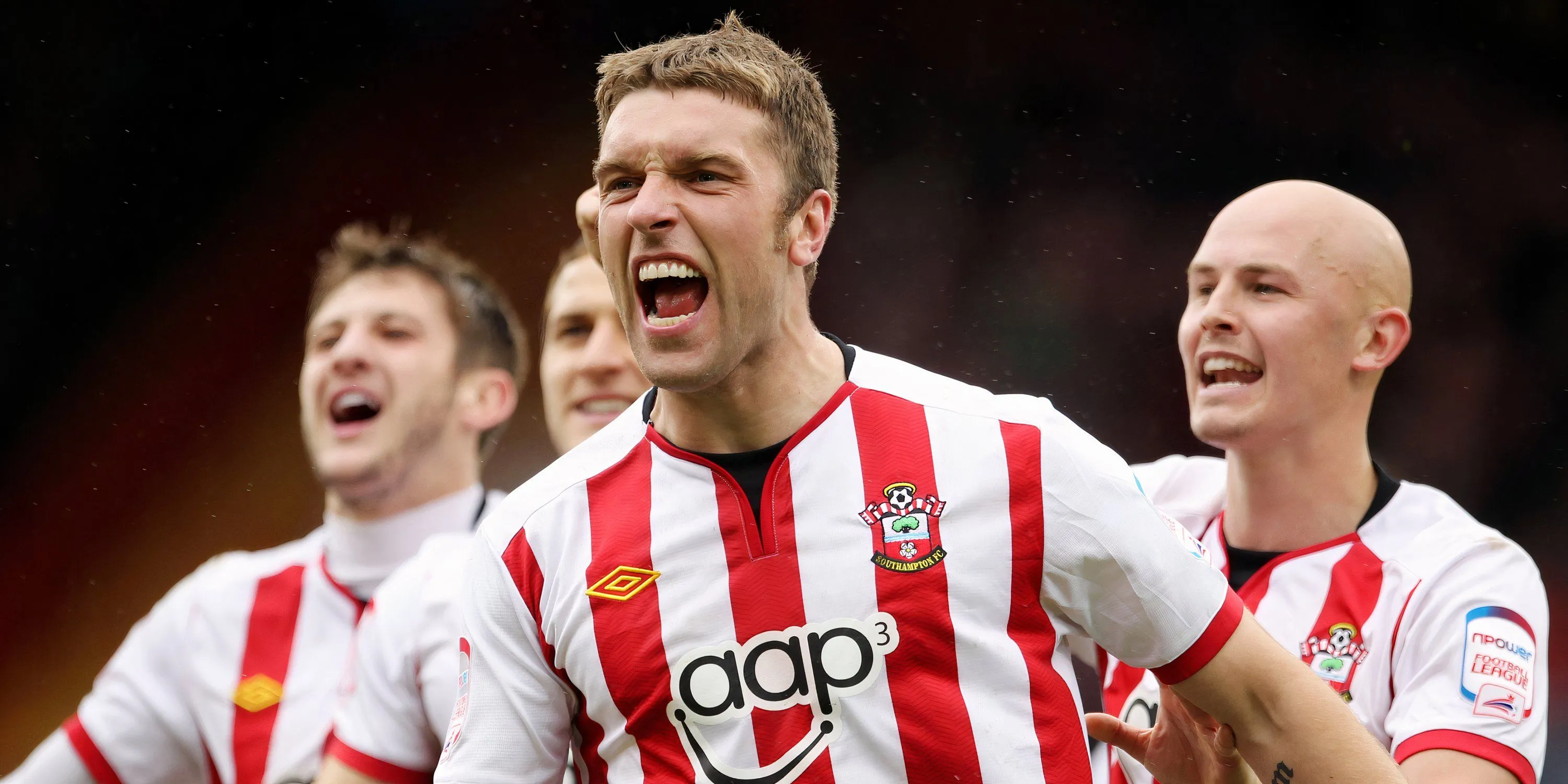 Rickie Lambert ăn mừng bàn thắng quan trọng giúp Southampton trên đường thăng hạng Ngoại hạng Anh