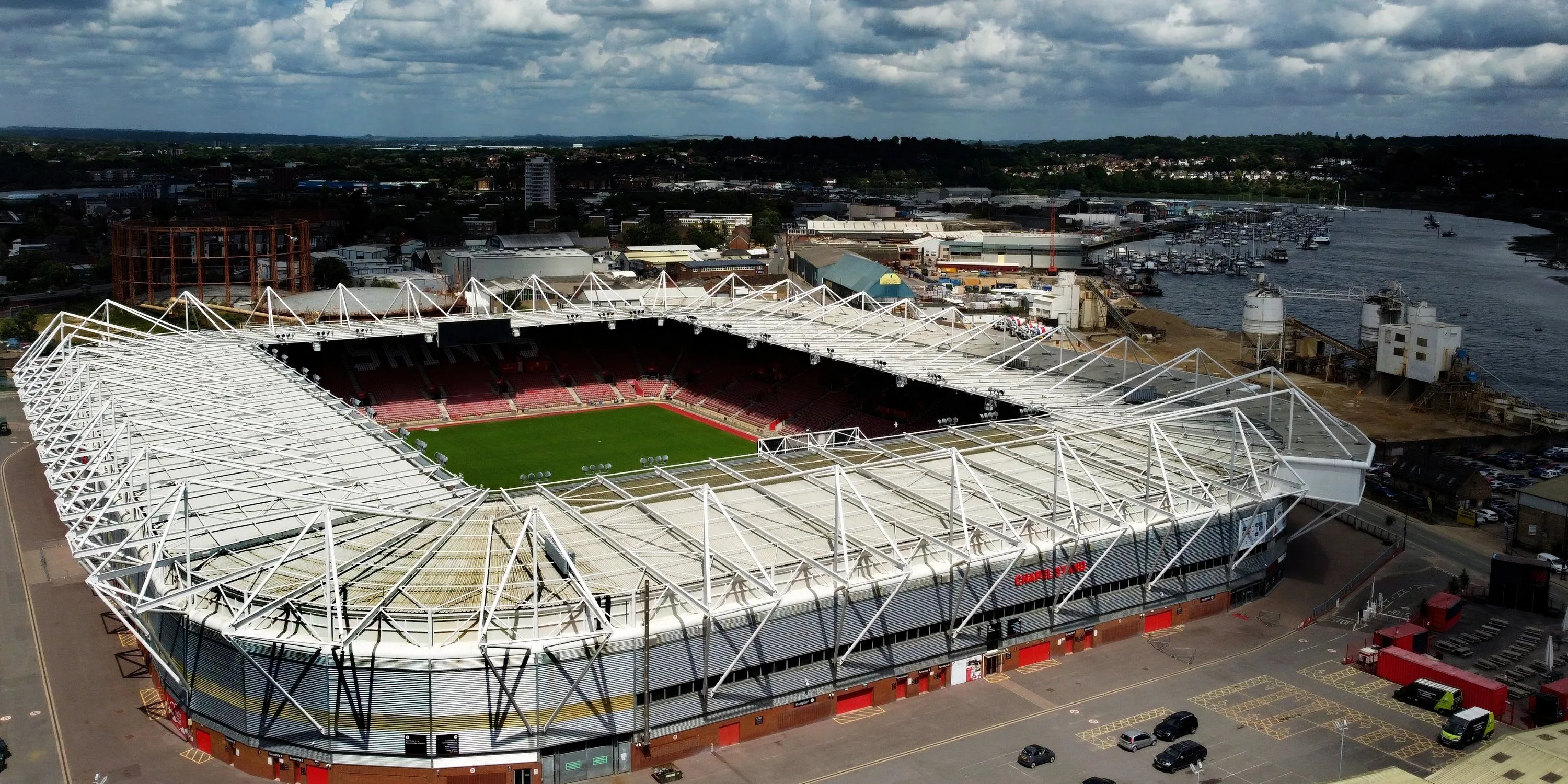Sân vận động St. Mary's nhìn từ trên cao, sân nhà của CLB Southampton tại Anh