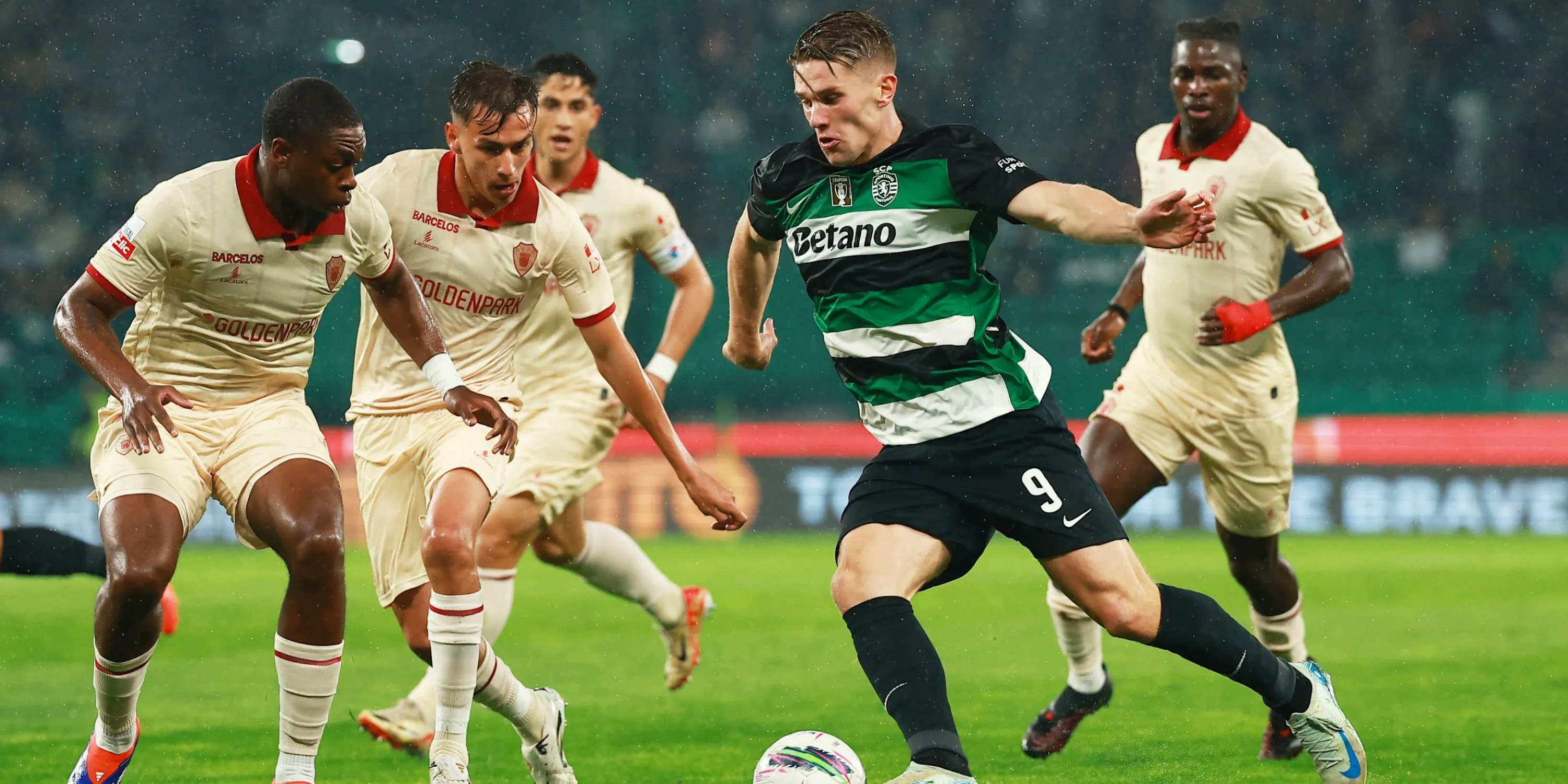 Tiền đạo Viktor Gyokeres trong màu áo Sporting CP, mục tiêu chuyển nhượng tiềm năng của Arsenal