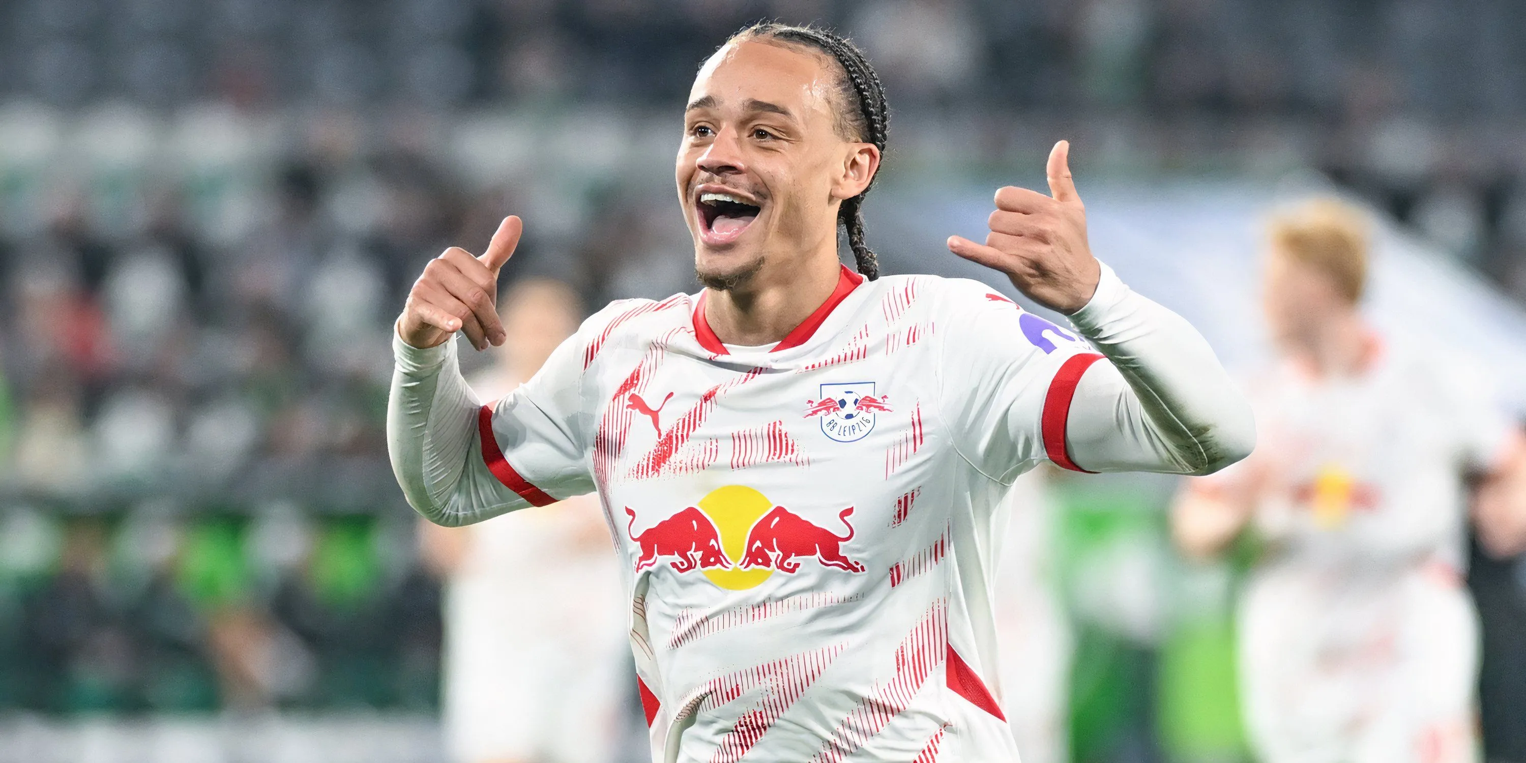 Xavi Simons ăn mừng sau khi ghi bàn cho RB Leipzig