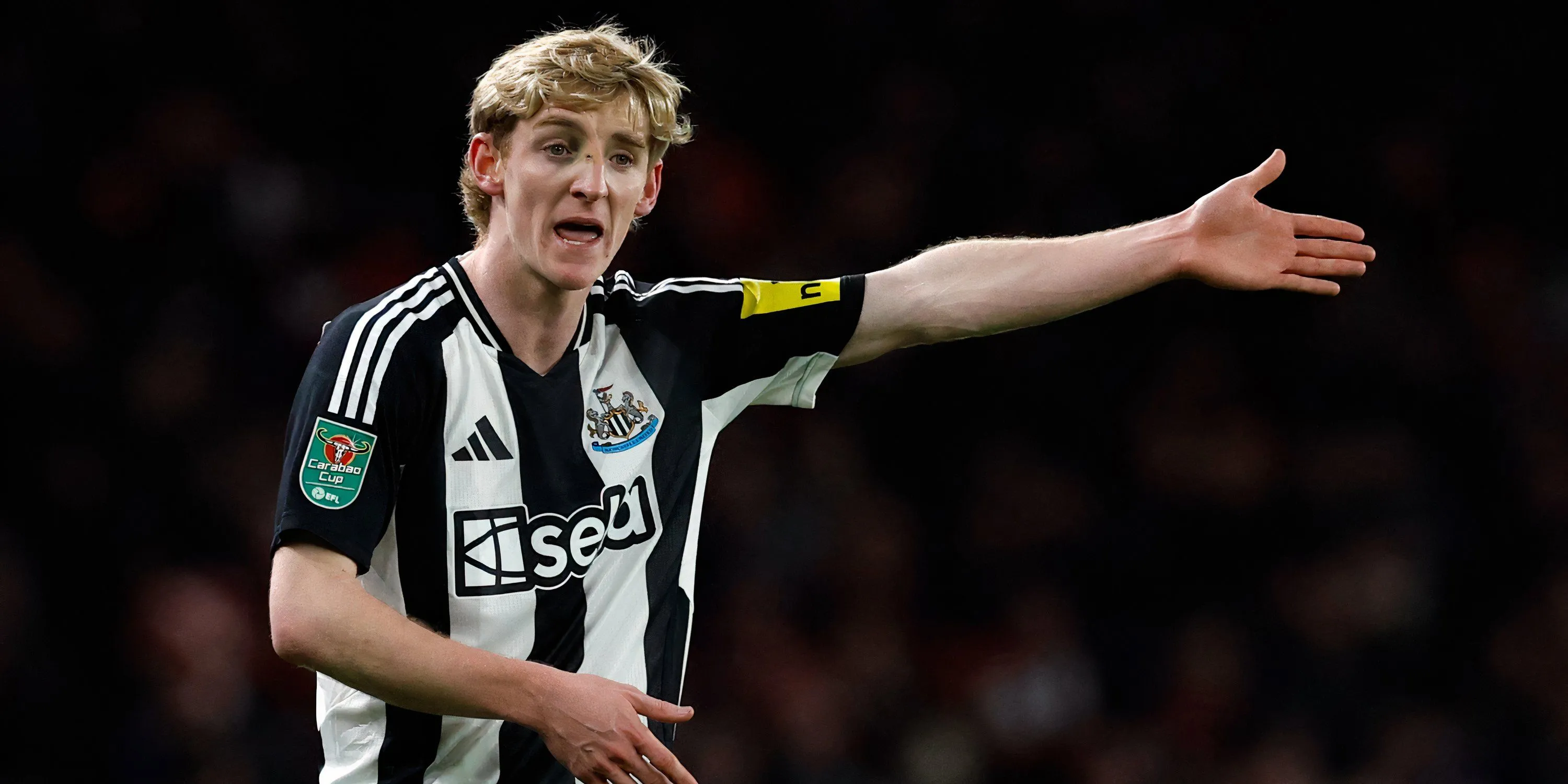 Anthony Gordon thi đấu nổi bật trong màu áo Newcastle United tại Premier League