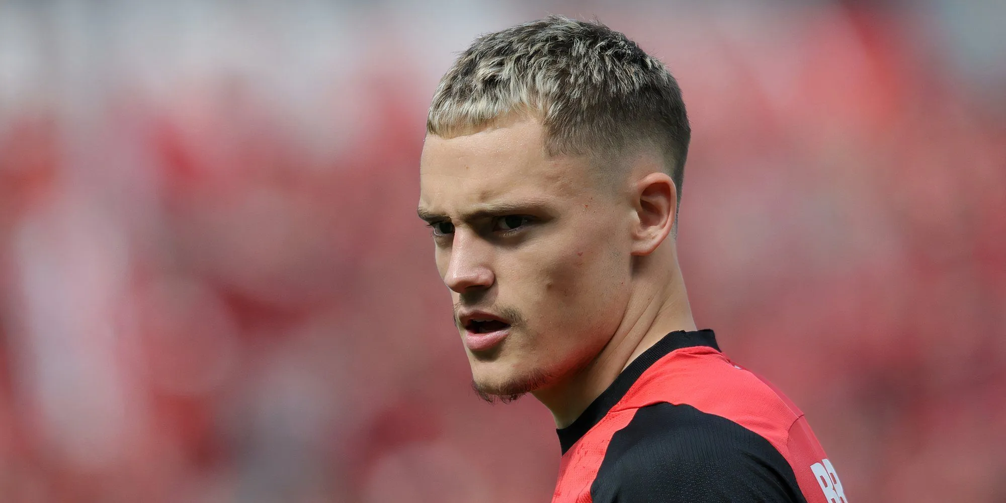 Florian Wirtz ăn mừng bàn thắng trong màu áo Bayer Leverkusen