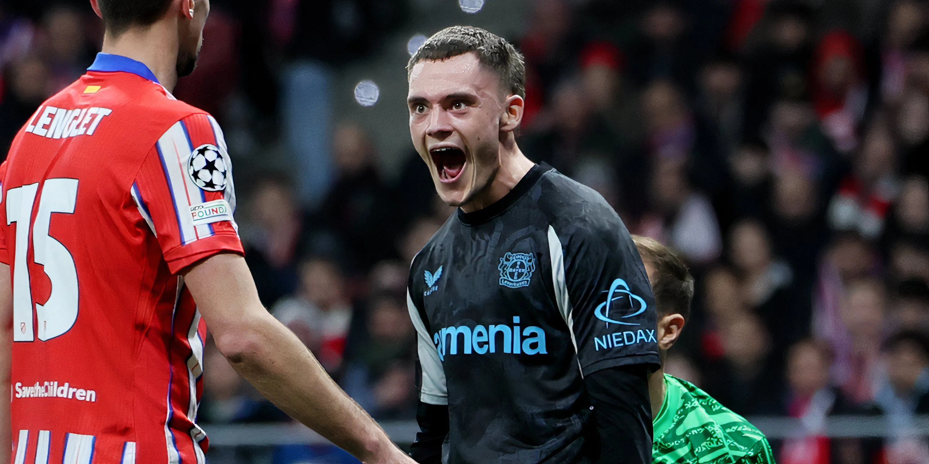 Florian Wirtz trong màu áo Bayer Leverkusen