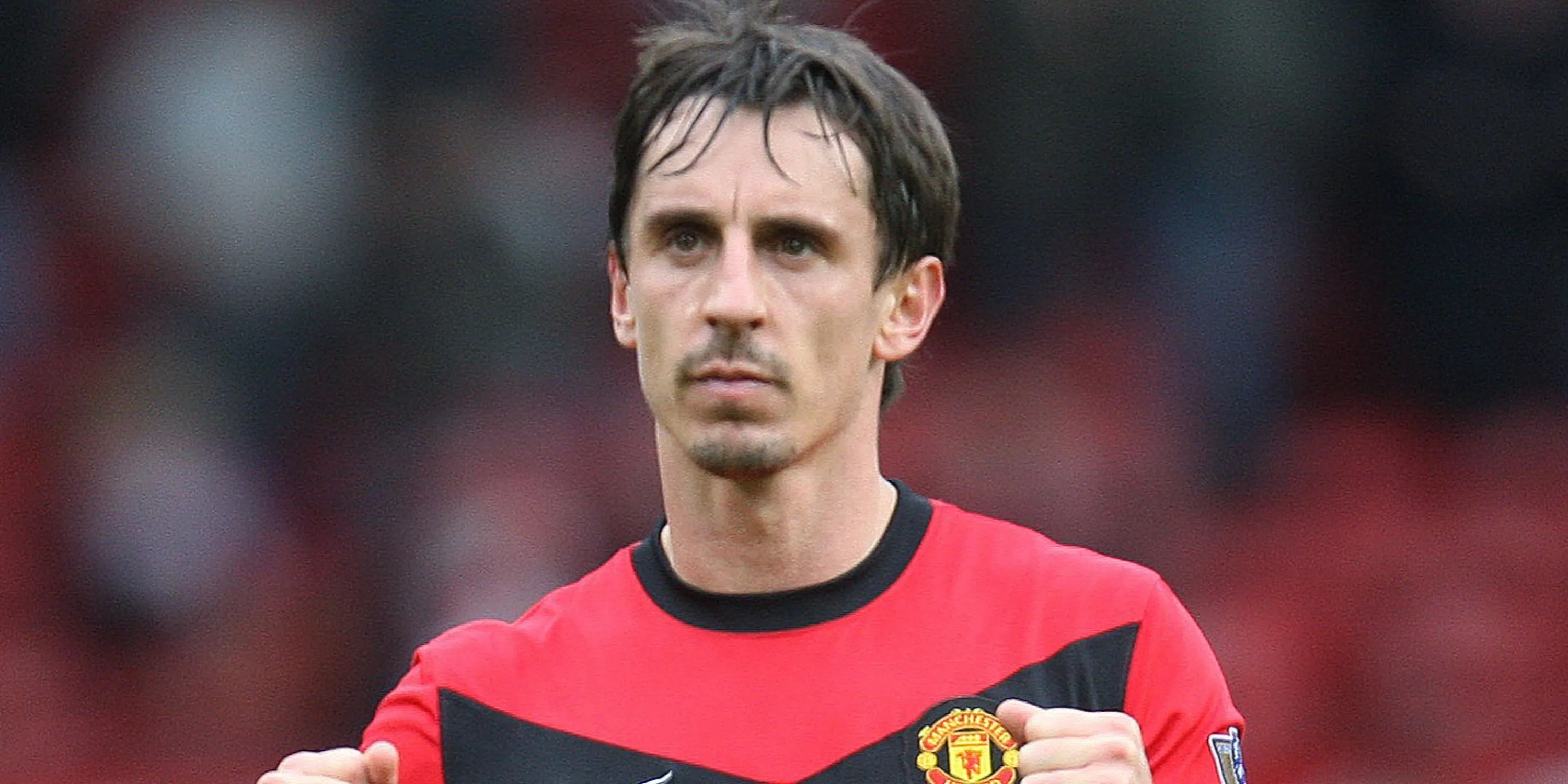 Hậu vệ phải Gary Neville của Manchester United thi đấu tại Premier League