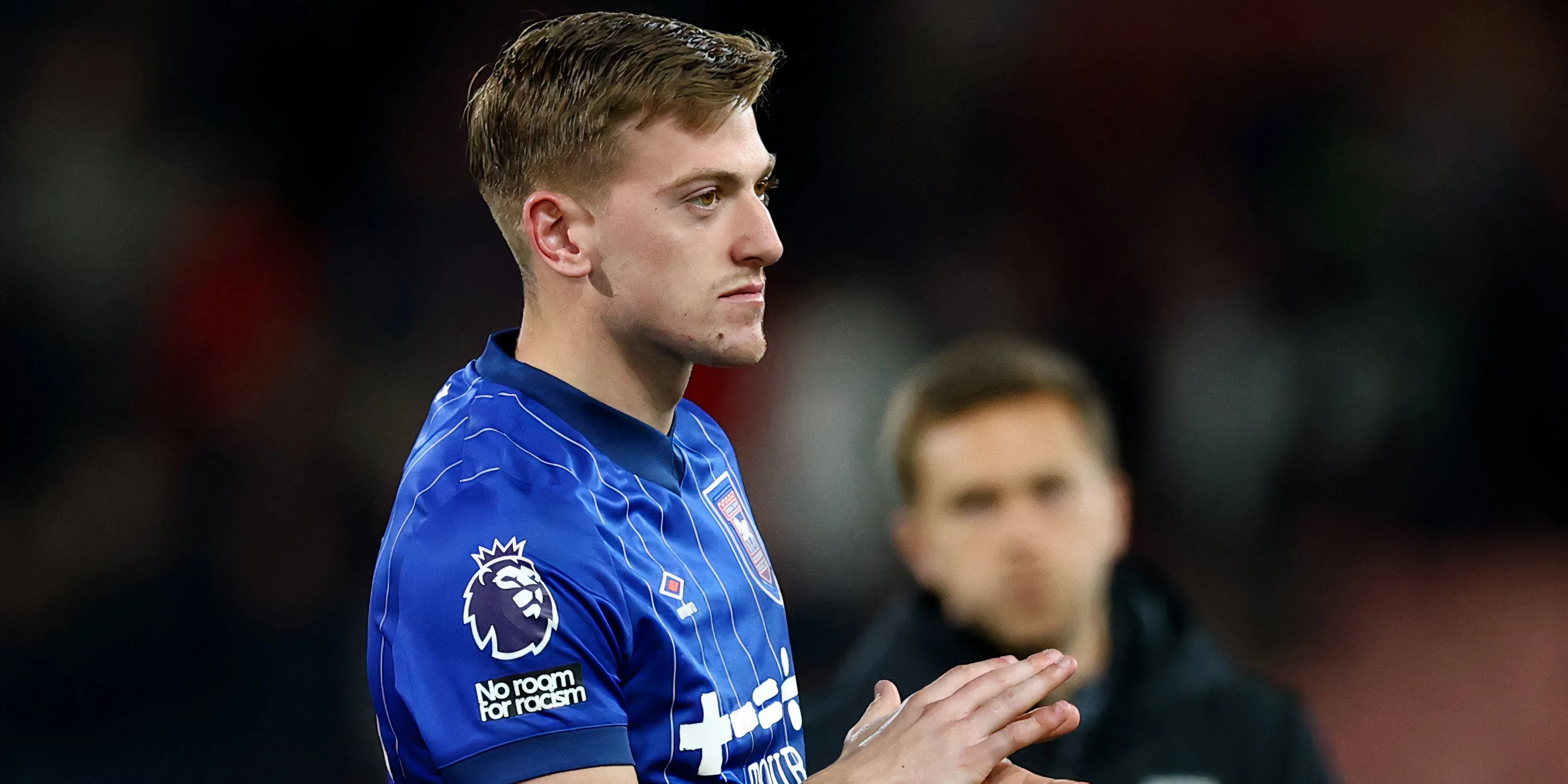 Hình ảnh tiền đạo trẻ Liam Delap trong màu áo Ipswich Town