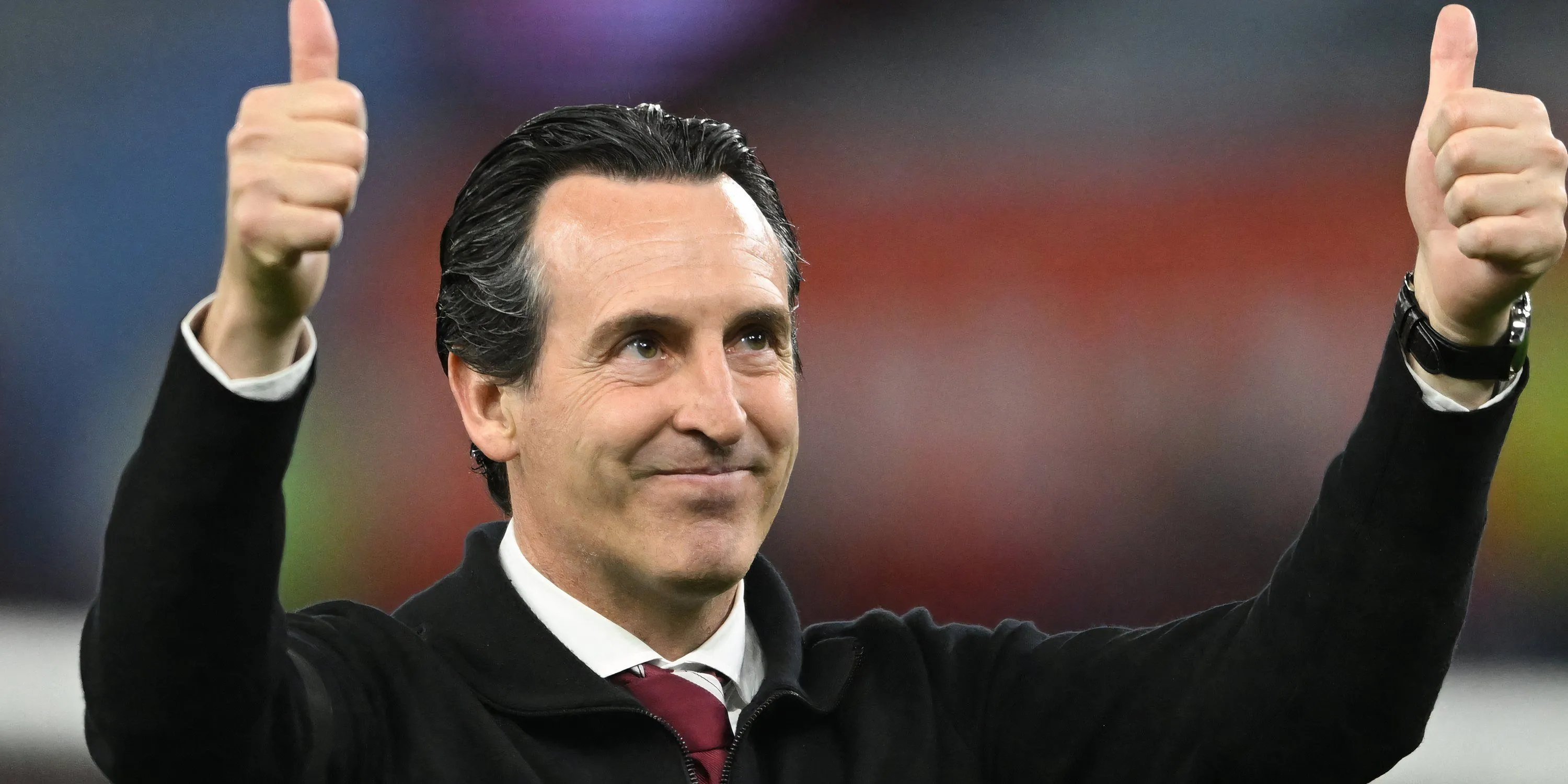 HLV Unai Emery của Aston Villa ra hiệu 'thành công'
