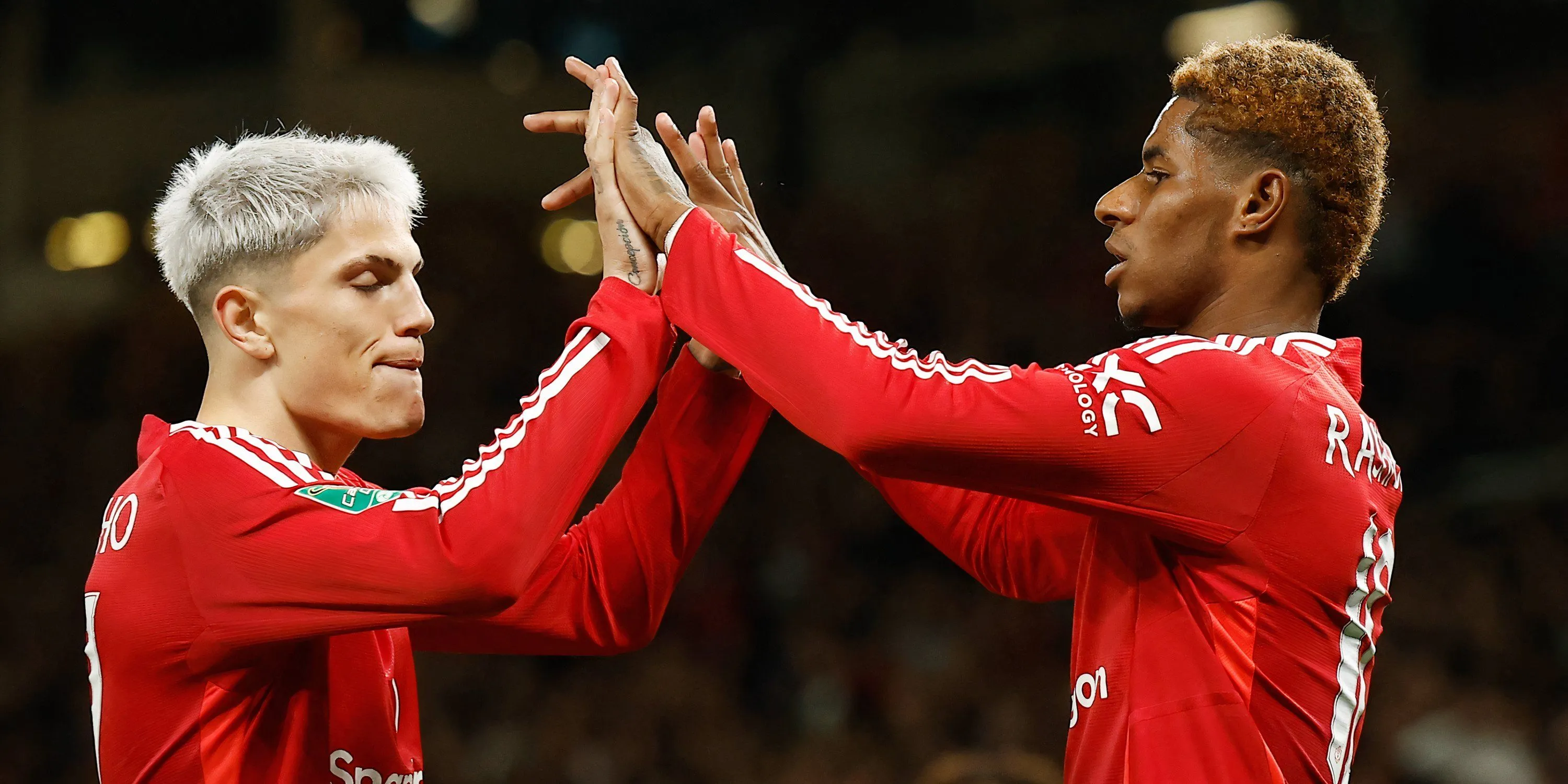 Marcus Rashford và Alejandro Garnacho ăn mừng bàn thắng cho Manchester United