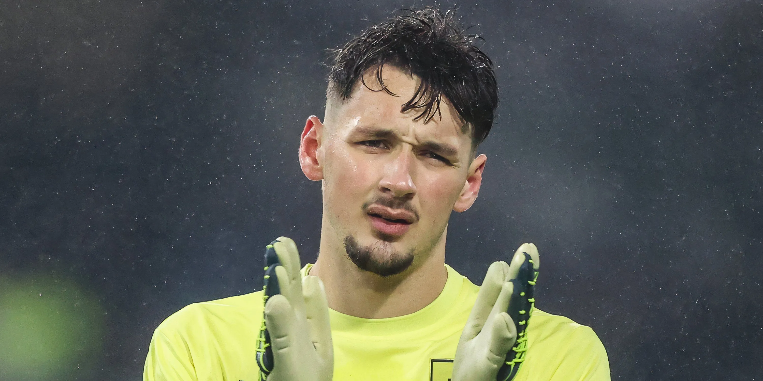 Thủ môn James Trafford của Burnley, mục tiêu của Newcastle United