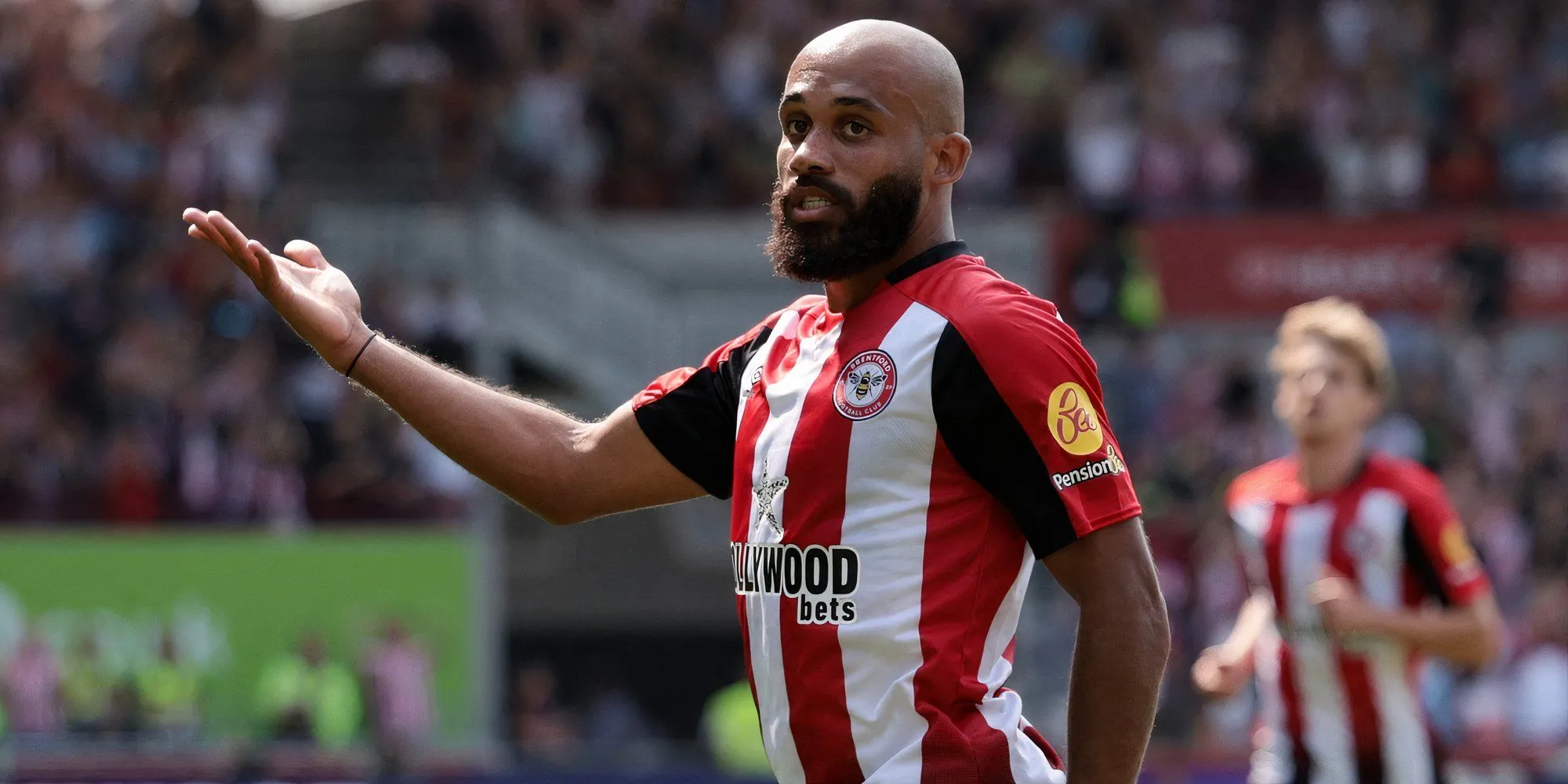 Tiền đạo Bryan Mbeumo của Brentford thi đấu tại Ngoại hạng Anh