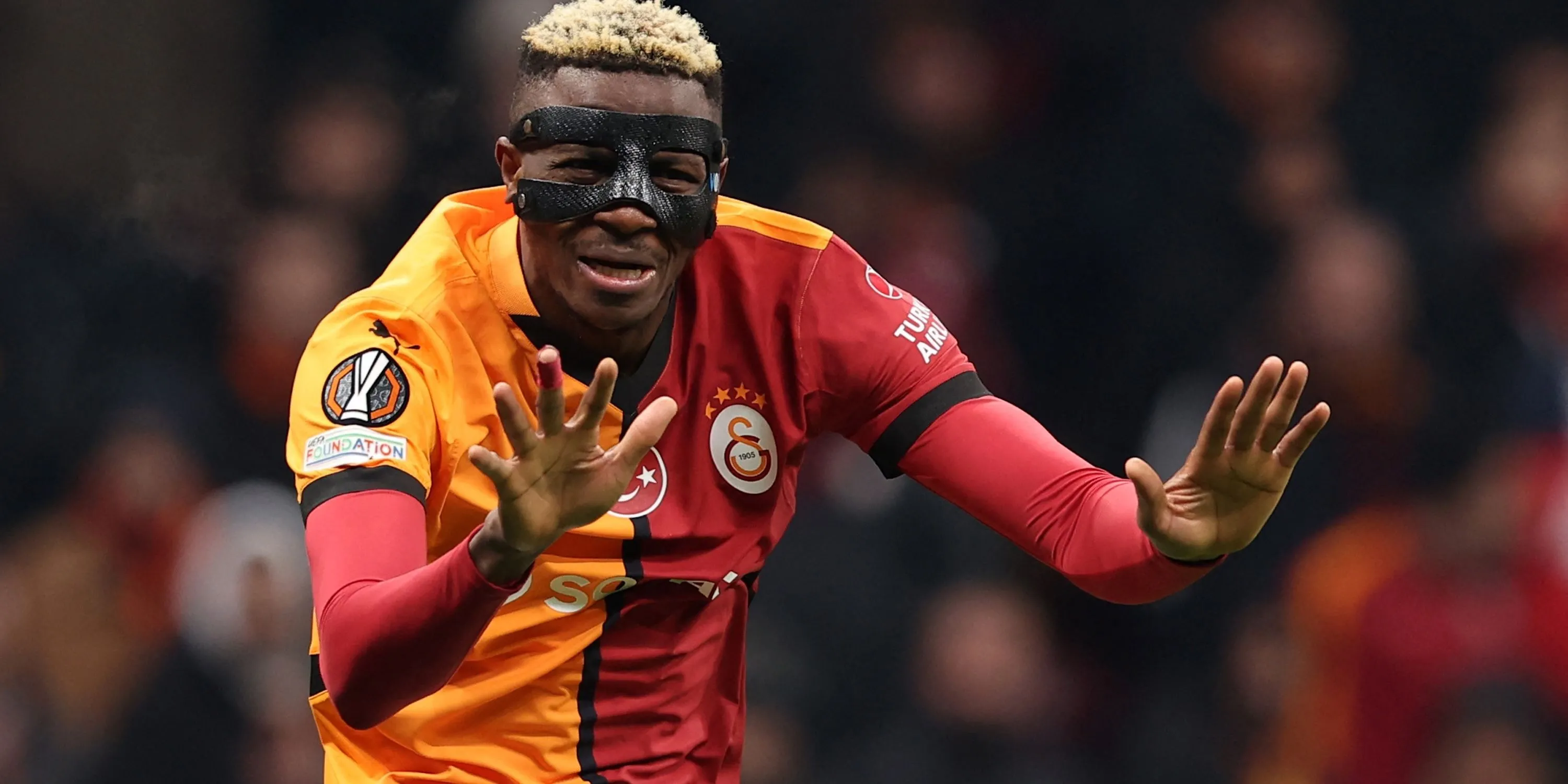 Tiền đạo Victor Osimhen trong màu áo Galatasaray mùa giải 2024/25, giai đoạn cho mượn trước tin đồn chuyển nhượng đến Chelsea