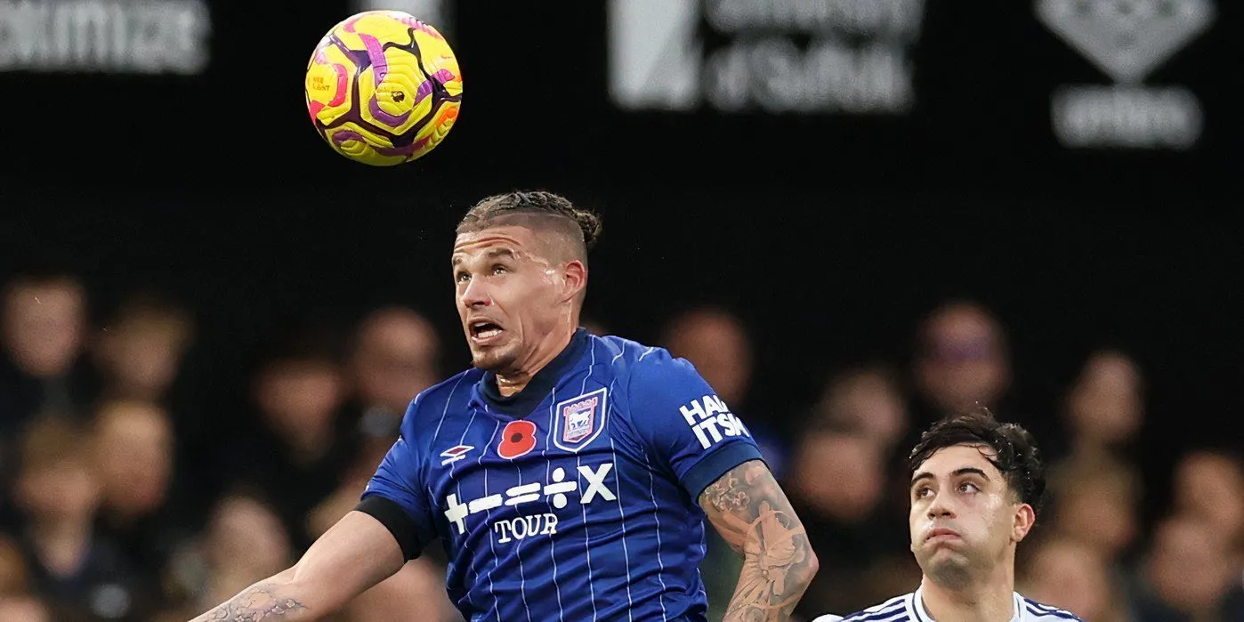 Tiền vệ Kalvin Phillips trong màu áo Ipswich Town thi đấu tại Championship Anh