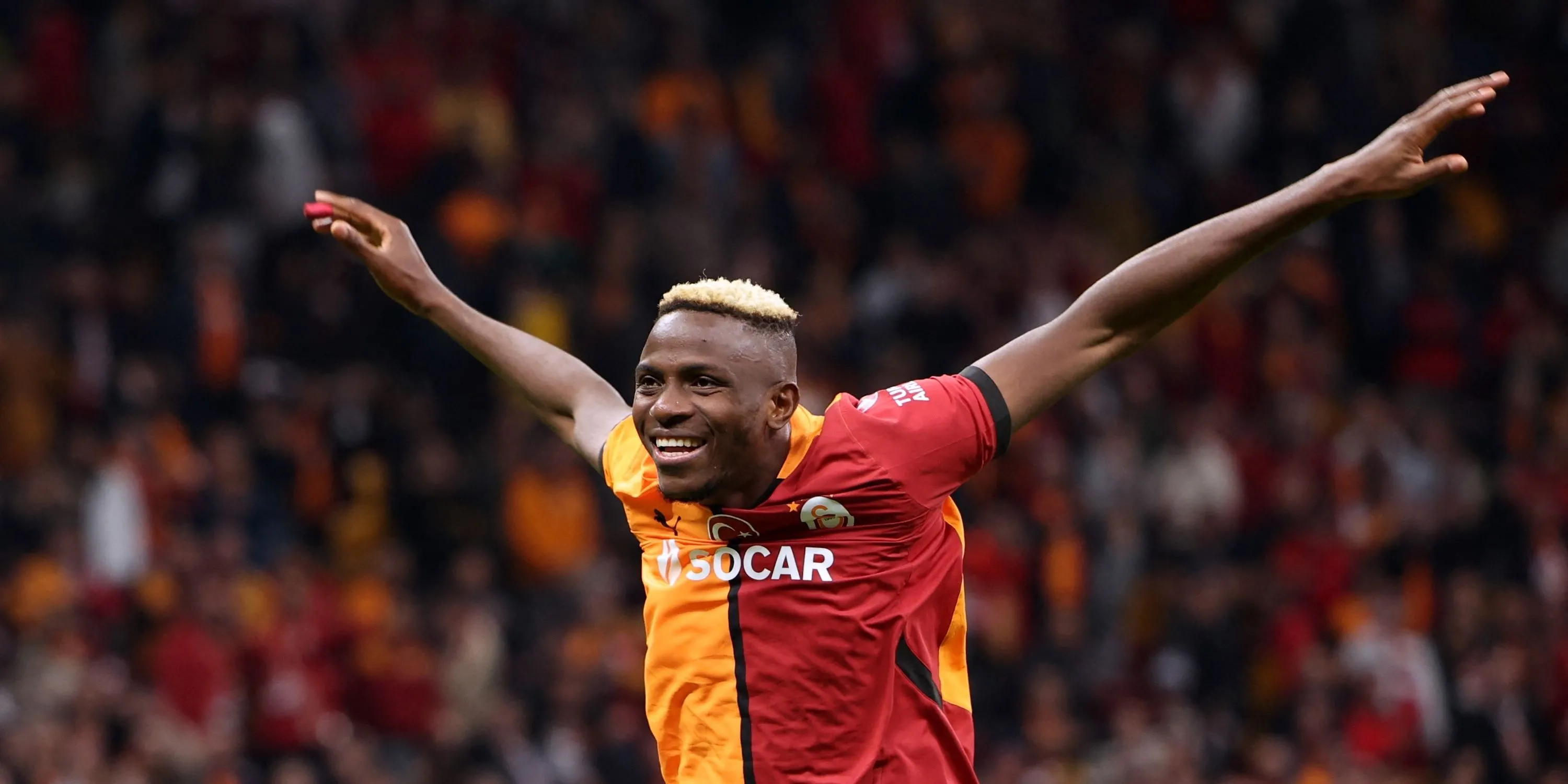 Victor Osimhen ăn mừng bàn thắng trong màu áo Galatasaray, thể hiện phong độ ấn tượng được Chelsea quan tâm