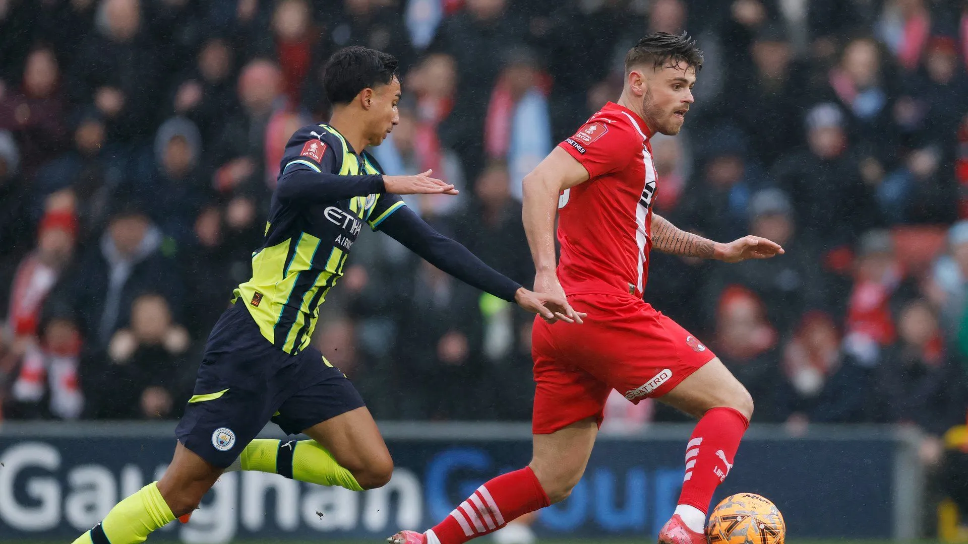 Charlie Kelman trong màu áo Leyton Orient