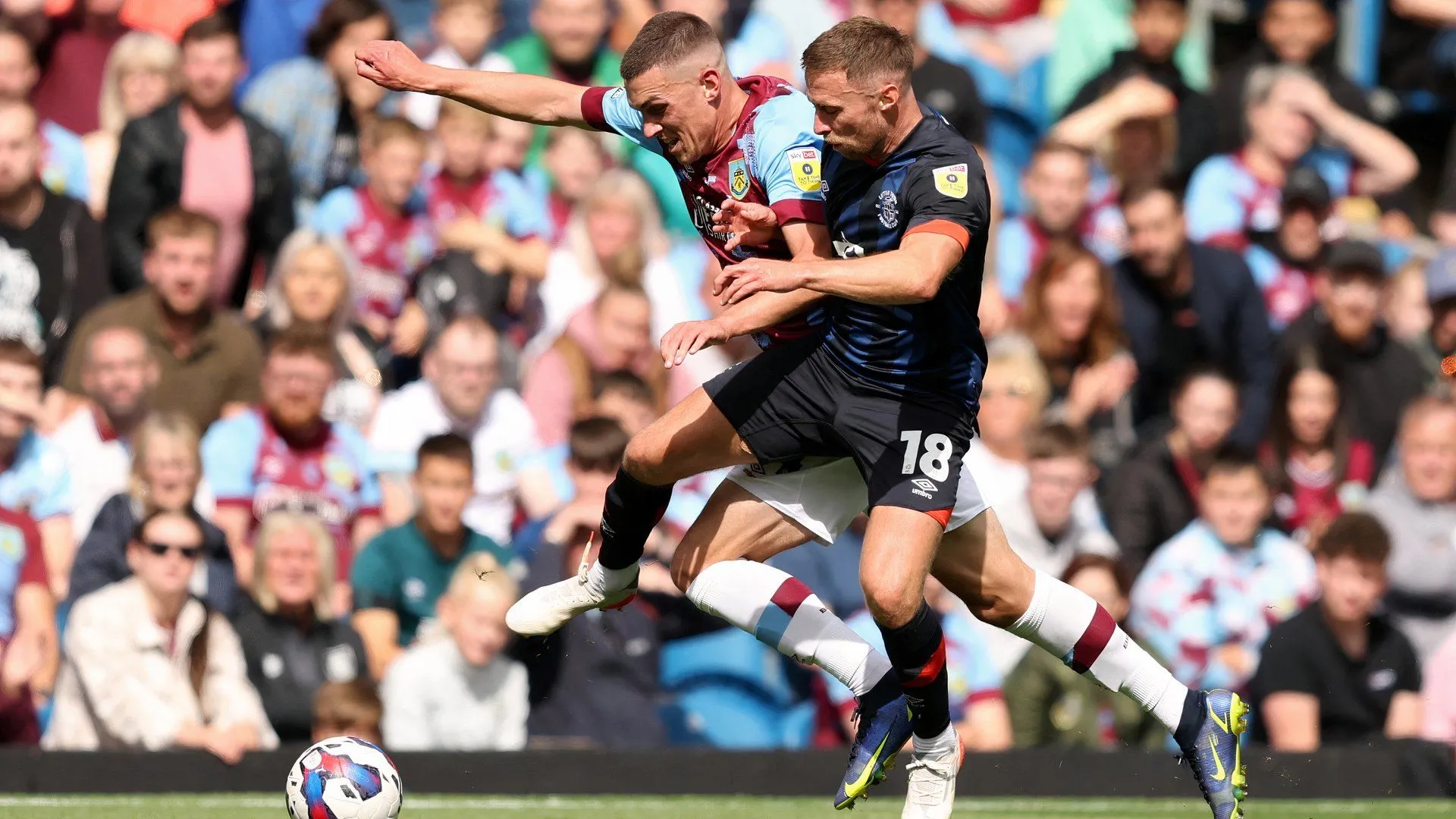 Dara Costelloe trong màu áo Burnley