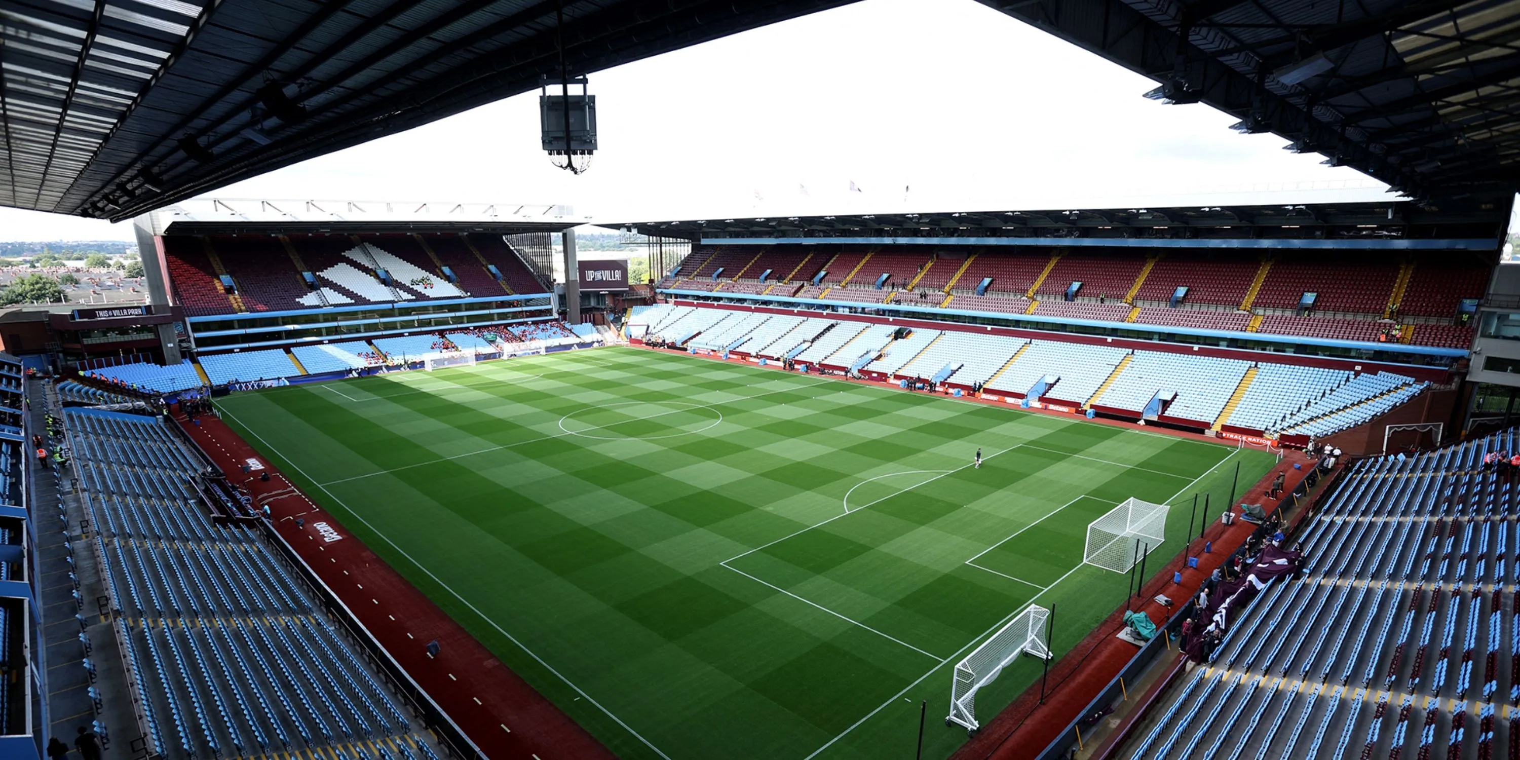 Góc nhìn toàn cảnh sân vận động Villa Park của Aston Villa