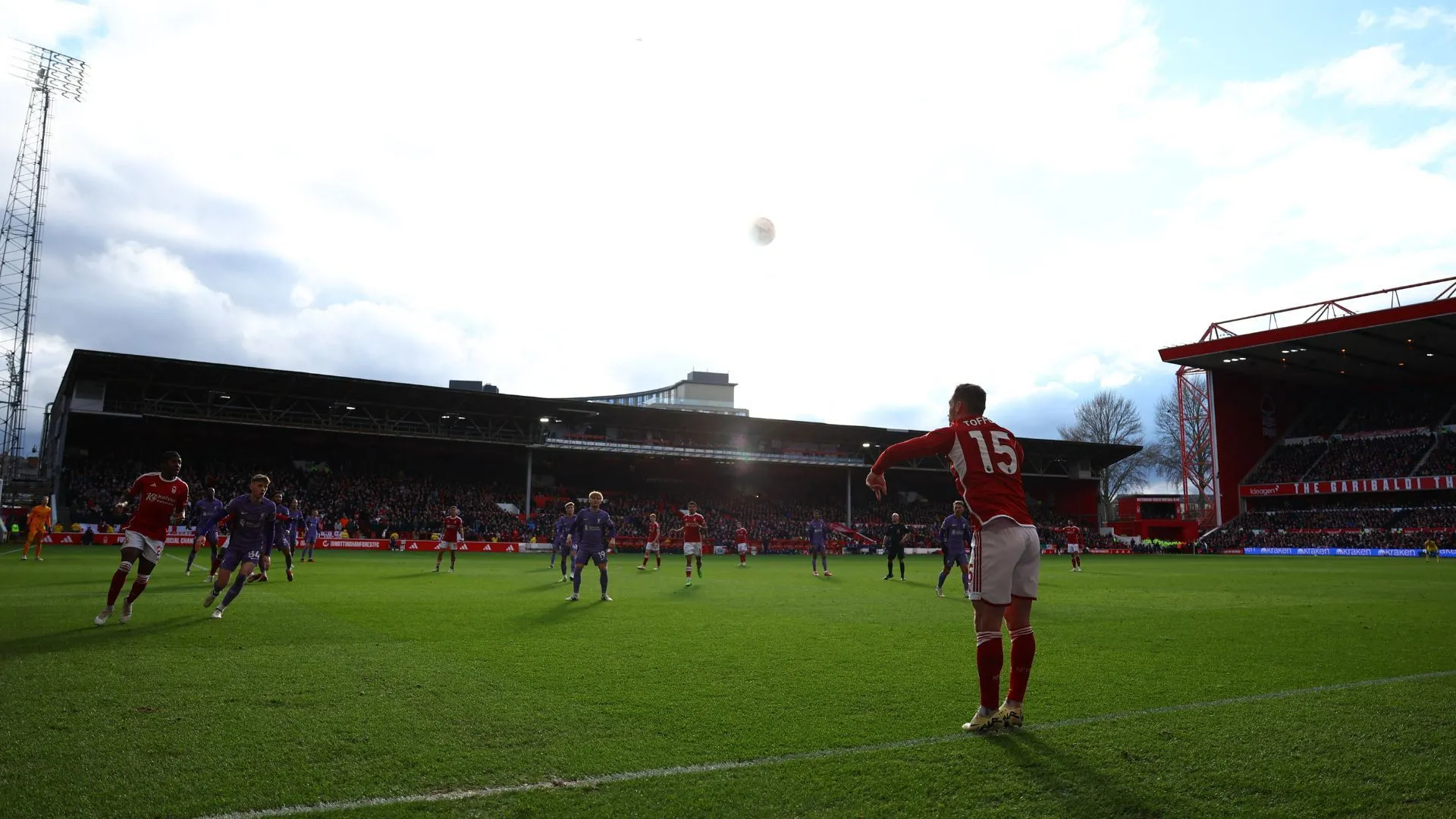 Harry Toffolo, cựu hậu vệ Nottingham Forest, đang được Leicester City nhắm đến