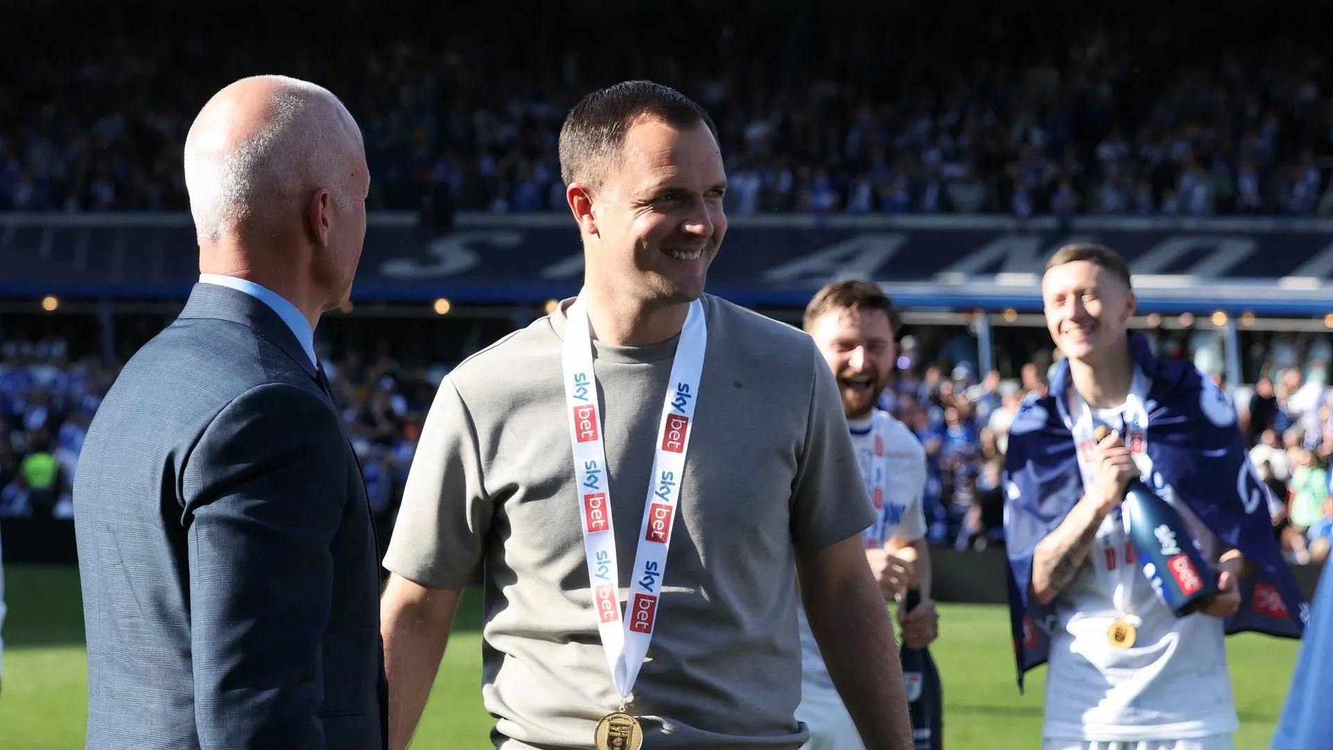HLV Chris Davies và đồng sở hữu Tom Wagner - Động lực chuyển nhượng Birmingham City