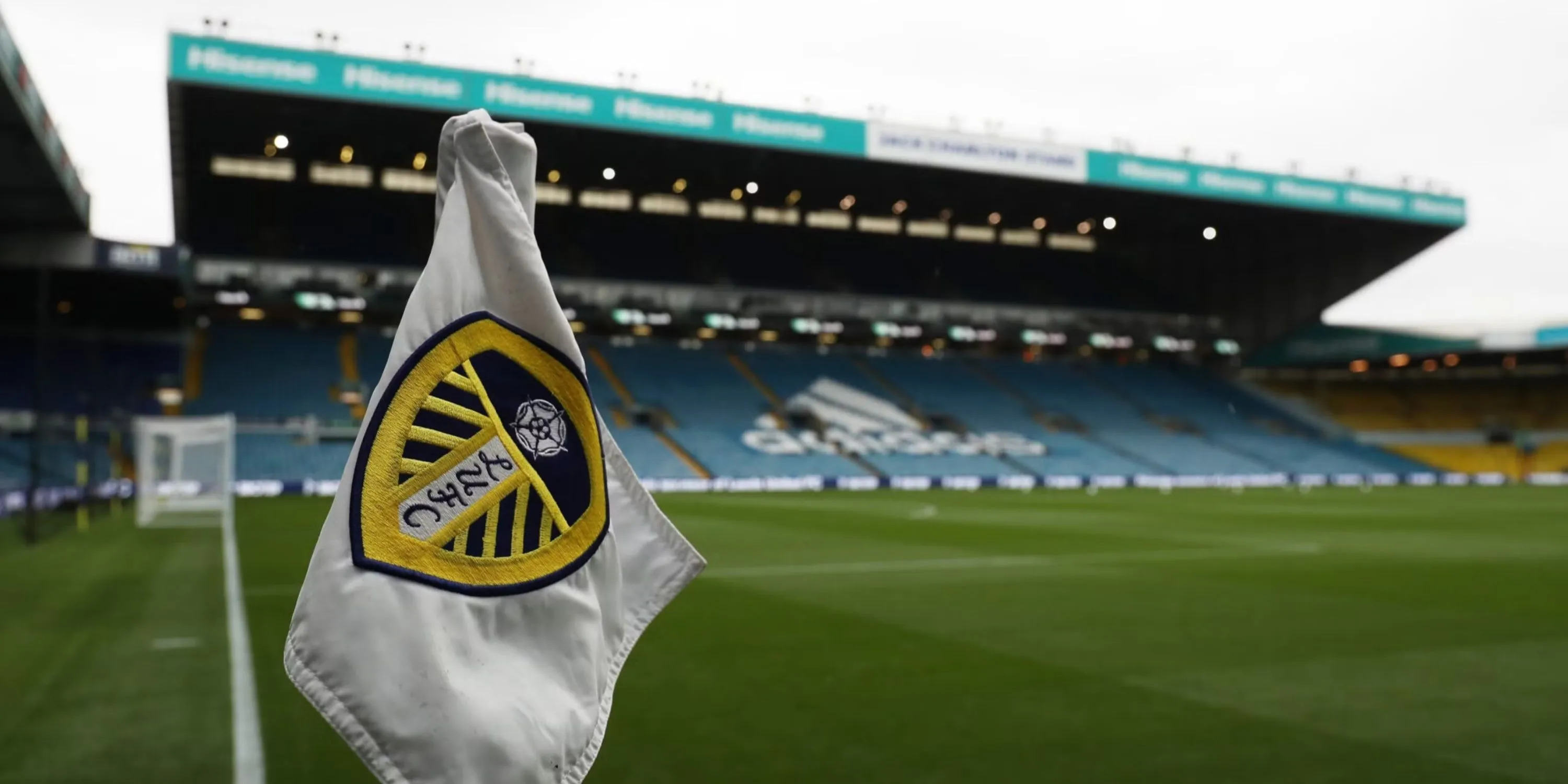 Sân vận động Elland Road của Leeds United với bầu không khí cuồng nhiệt
