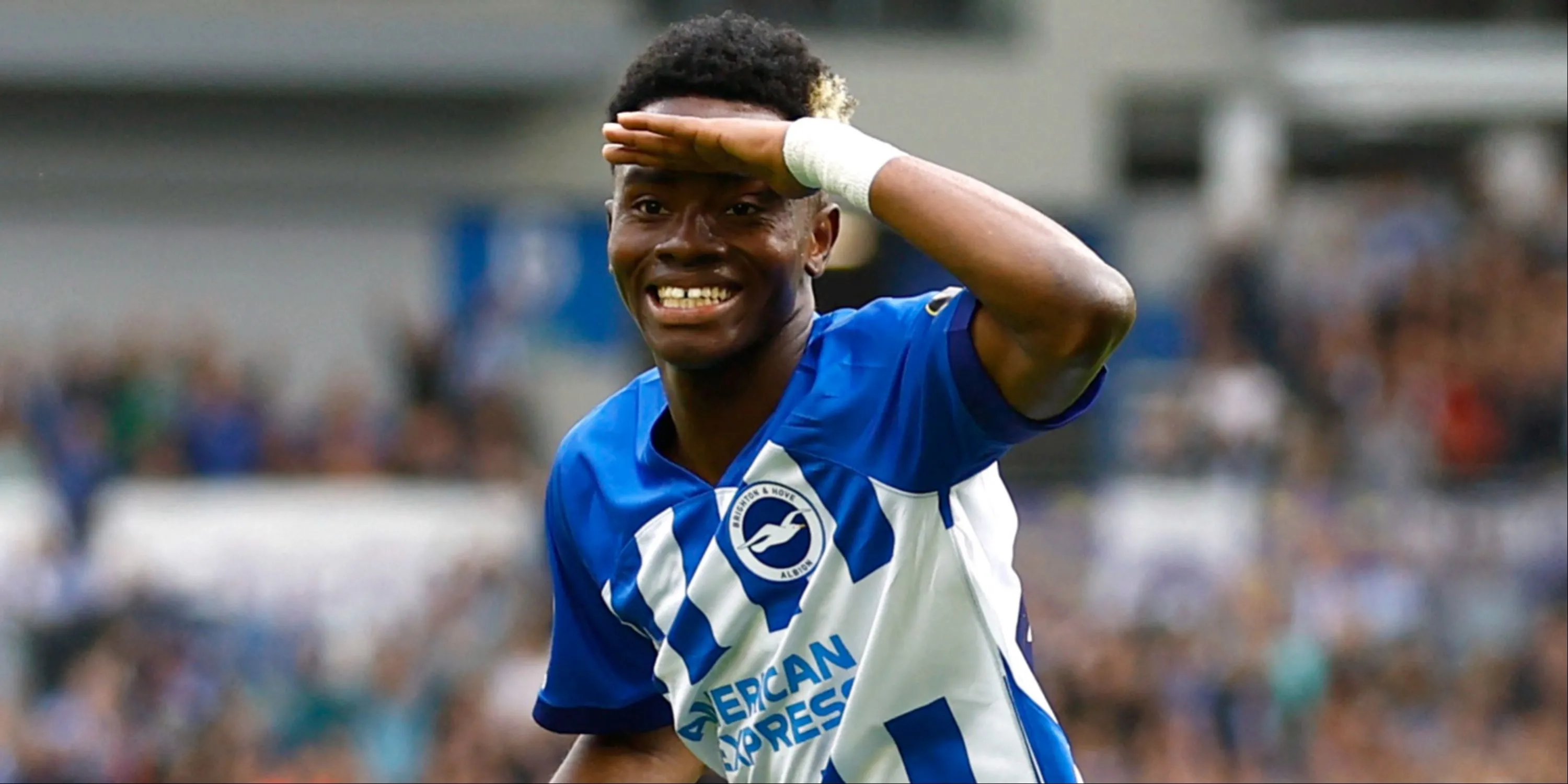 Simon Adingra ăn mừng bàn thắng cho Brighton - Sunderland tăng cường hàng công