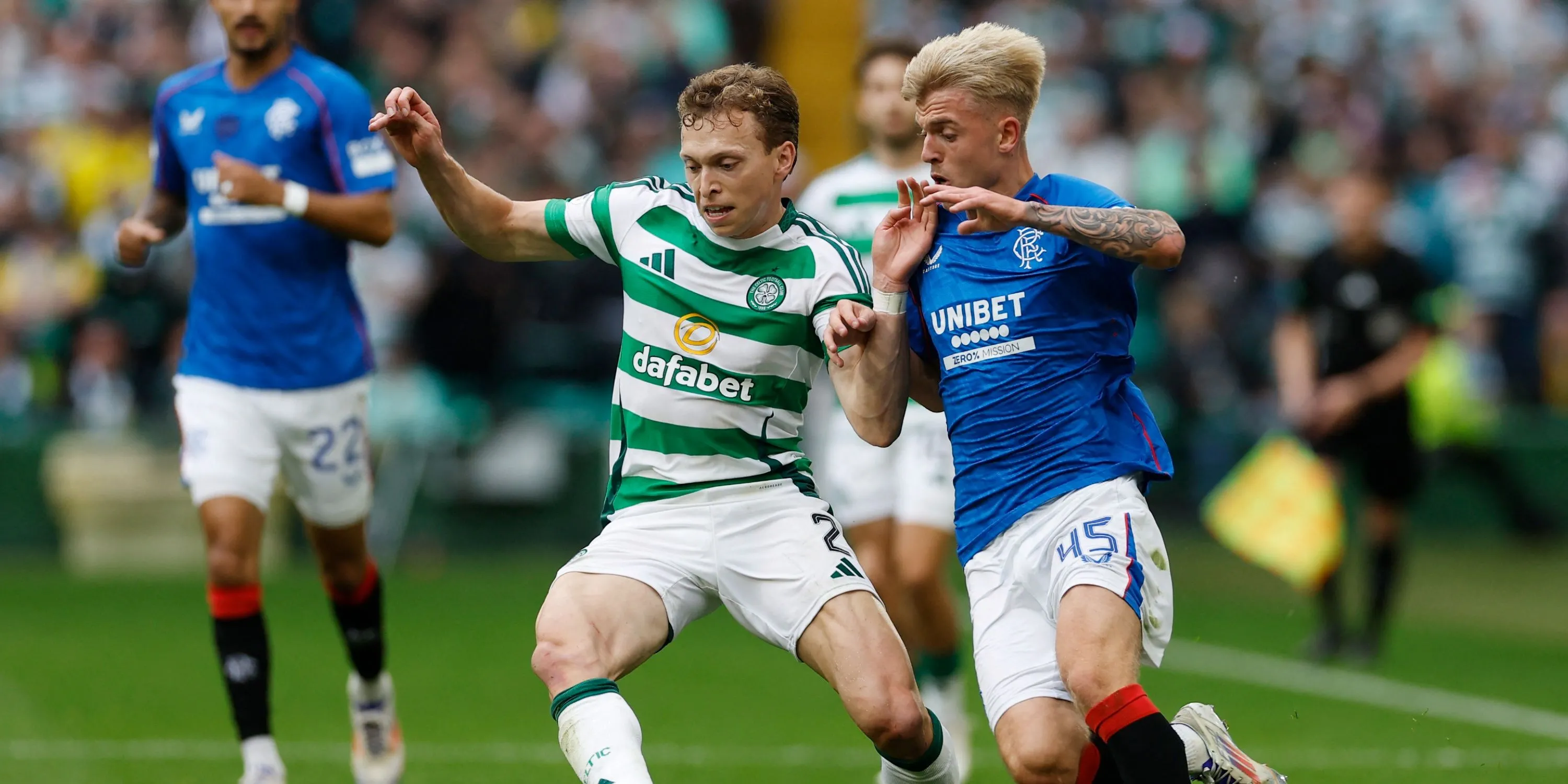 Tiền đạo trẻ Ross McCausland trong màu áo Rangers, đang thu hút sự chú ý trên thị trường chuyển nhượng