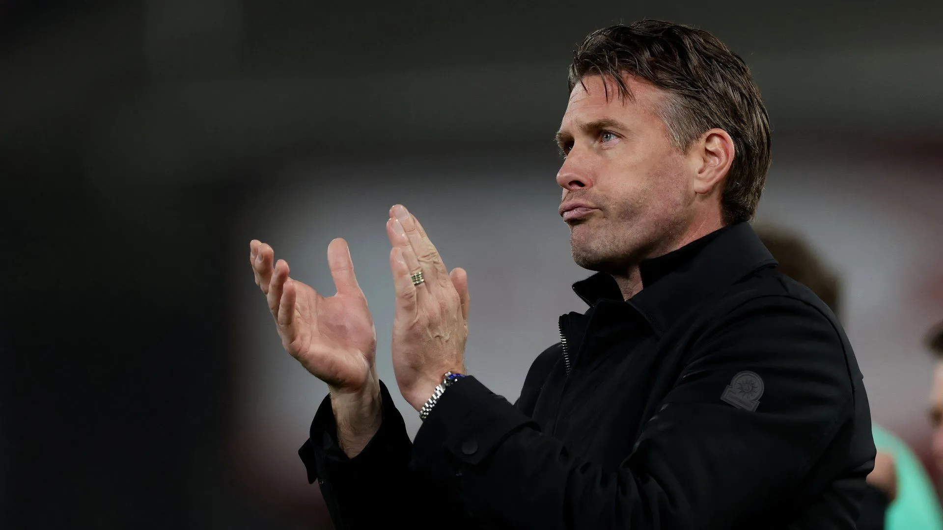 Huấn luyện viên Rob Edwards, người từng làm việc tại Middlesbrough.