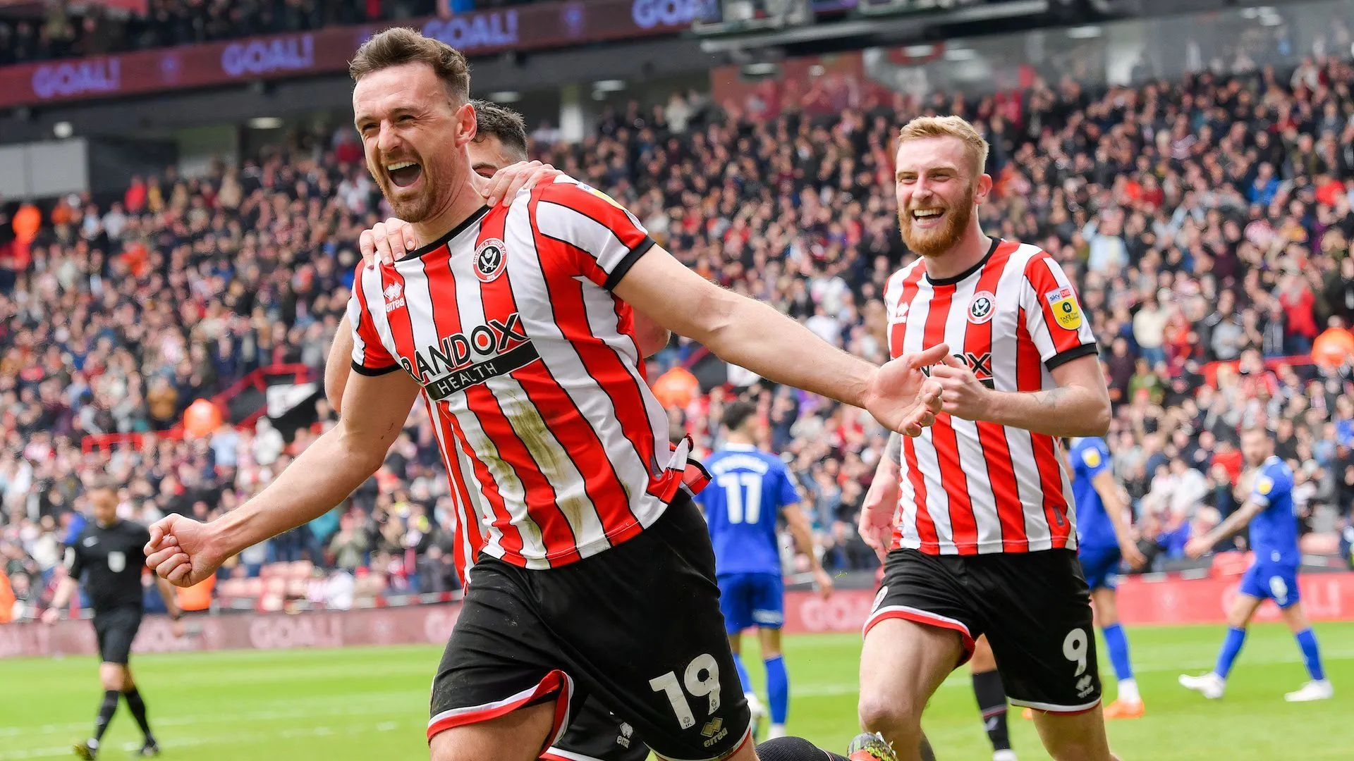 Jack Robinson, trung vệ kinh nghiệm, giải pháp tối ưu cho hàng thủ Wrexham AFC