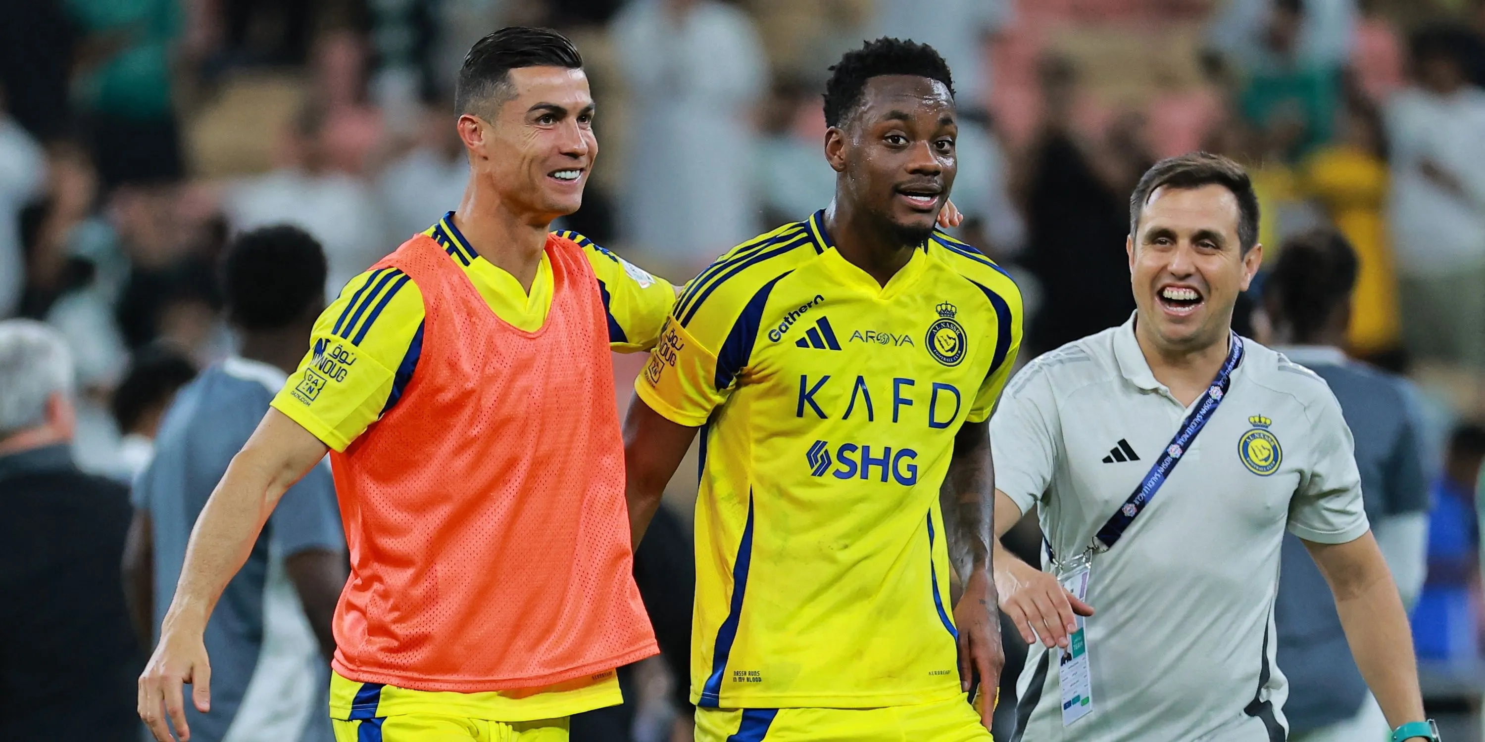 Jhon Duran của Al Nassr ăn mừng bàn thắng cùng Cristiano Ronaldo