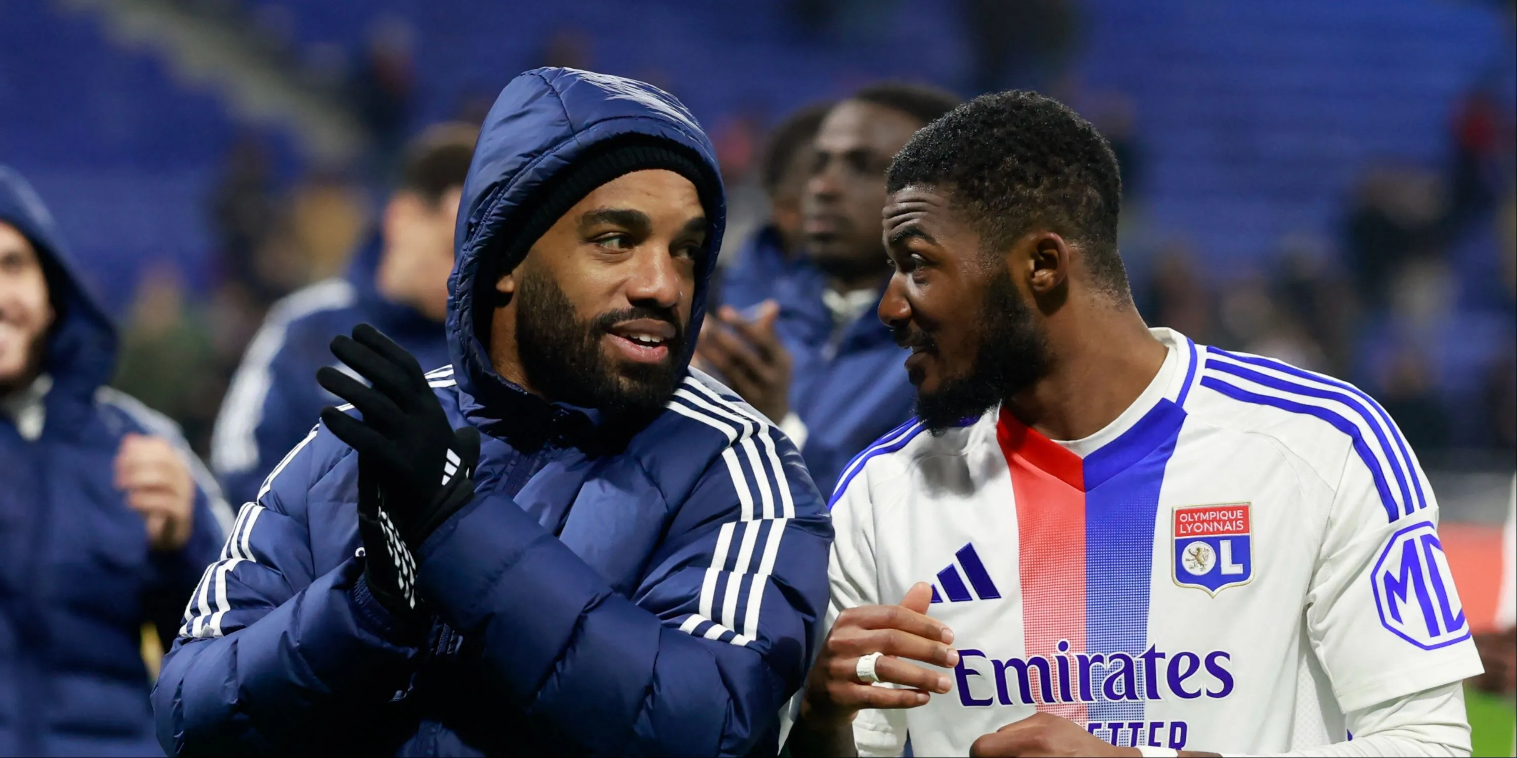 Maitland-Niles và Lacazette ăn mừng trong màu áo Lyon