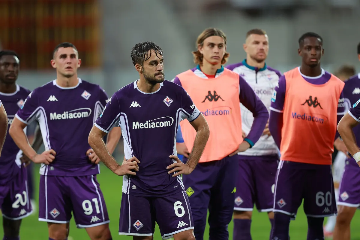 Các cầu thủ Fiorentina như Luca Ranieri bộc lộ sự thất vọng sau trận thua trước Lecce