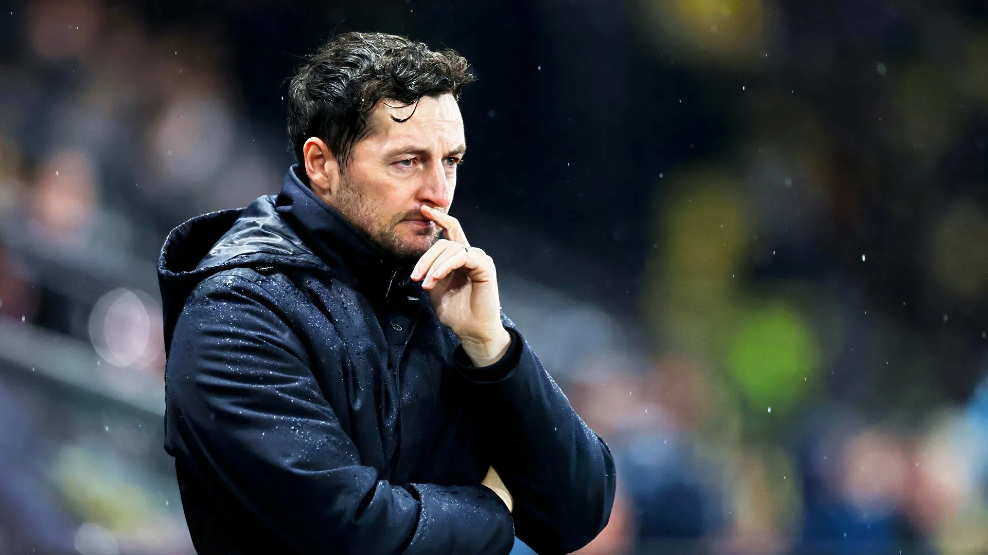 Cổ động viên West Bromwich Albion tỏ bức xúc về giá vé cao