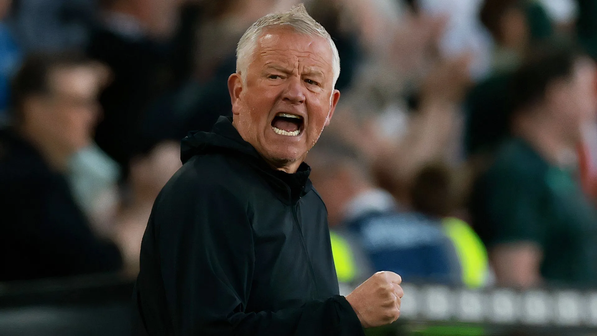 HLV Chris Wilder ăn mừng khi Sheffield United ghi bàn