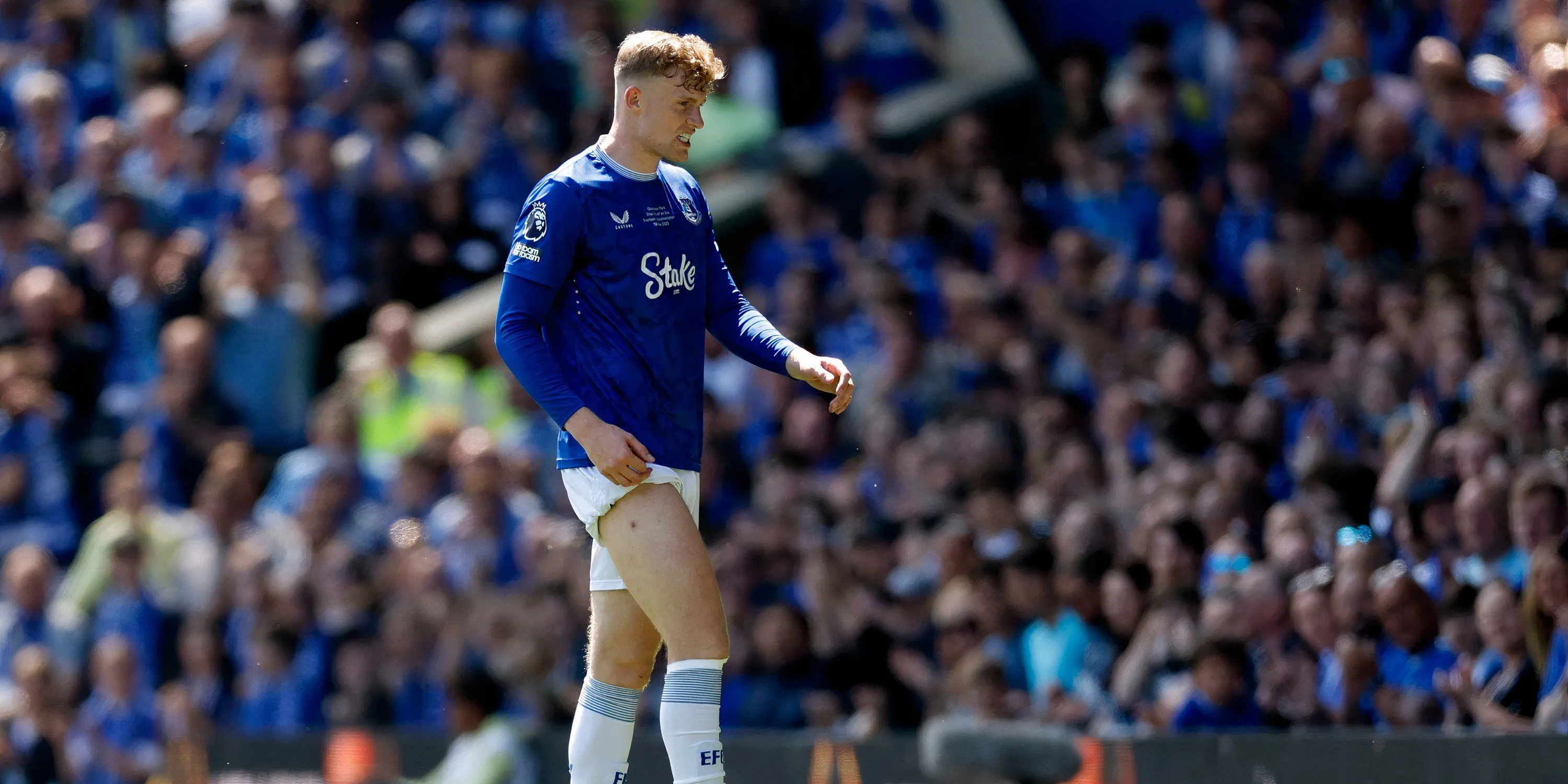 Trung vệ Jarrad Branthwaite của Everton trong một trận đấu